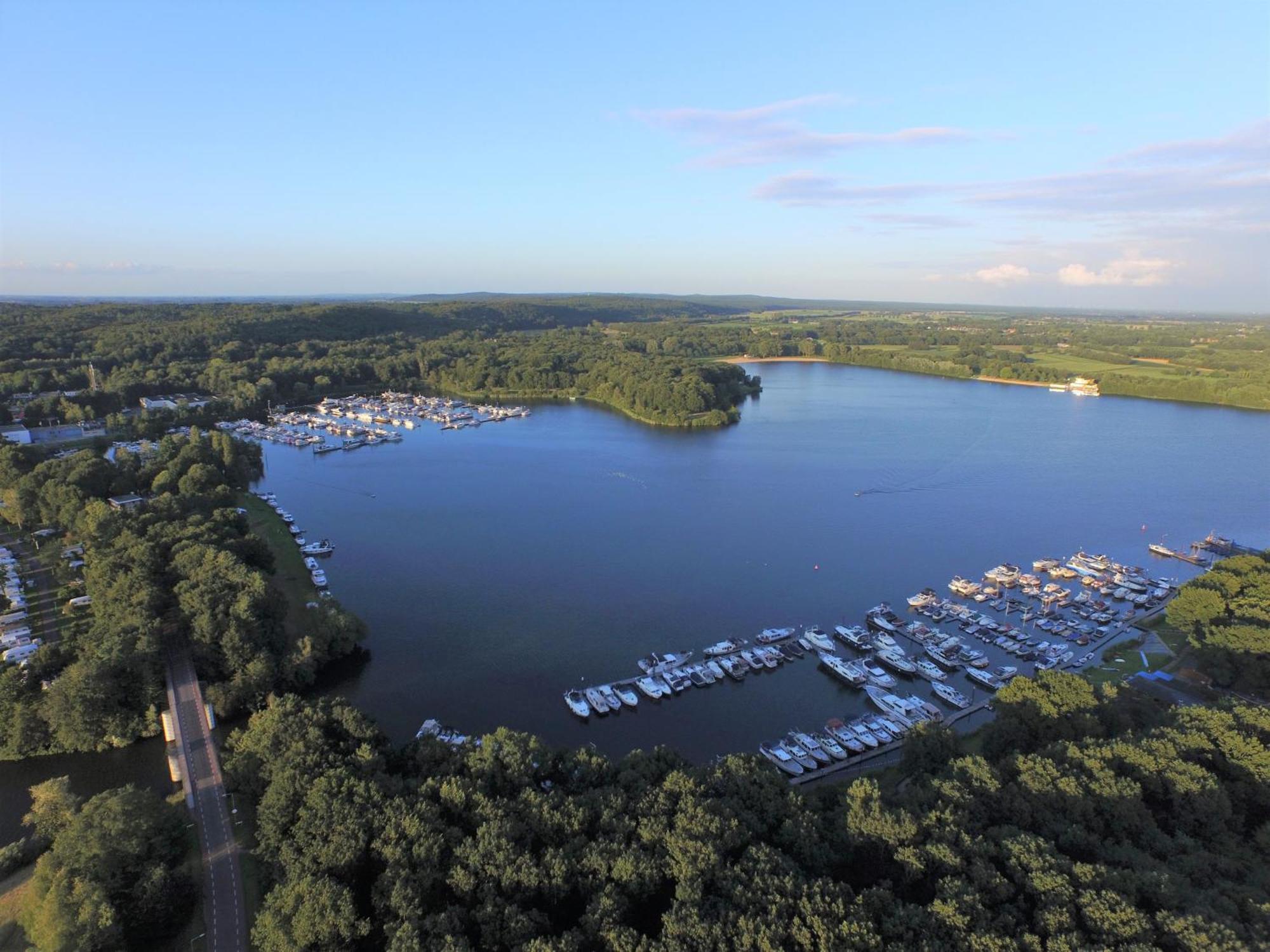 Houseboats Mookerplas Met Dakterras Middelaar 외부 사진